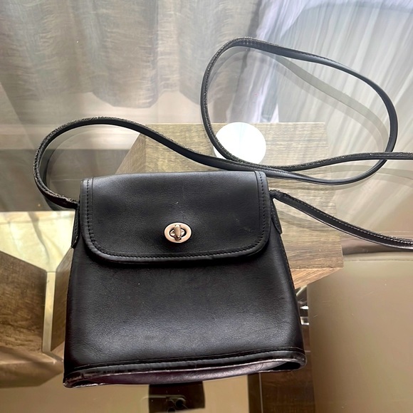 Coach Handbags - Vintage coach